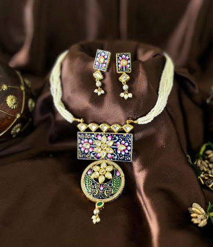 Floral Fusion - Handcrafted Kundan Necklace Set