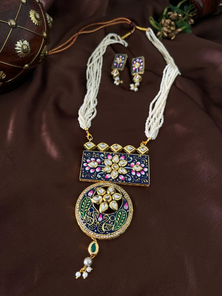 Floral Fusion - Handcrafted Kundan Necklace Set