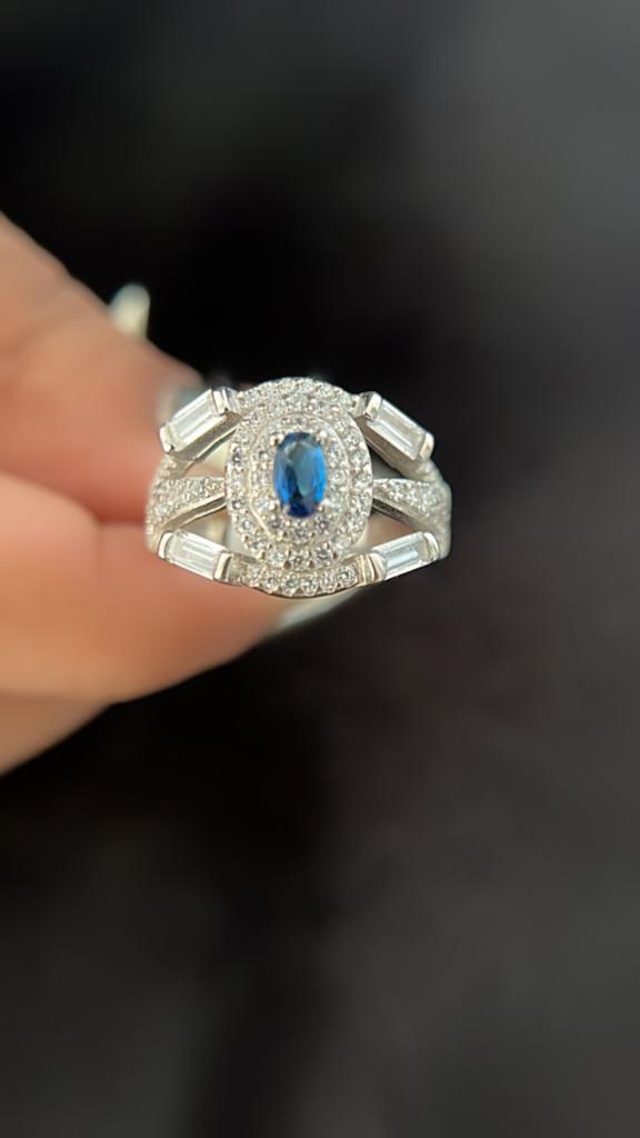 Bold Brilliance: A Magnificent Bold Blue Cocktail Ring - 925 Sterling Silver.